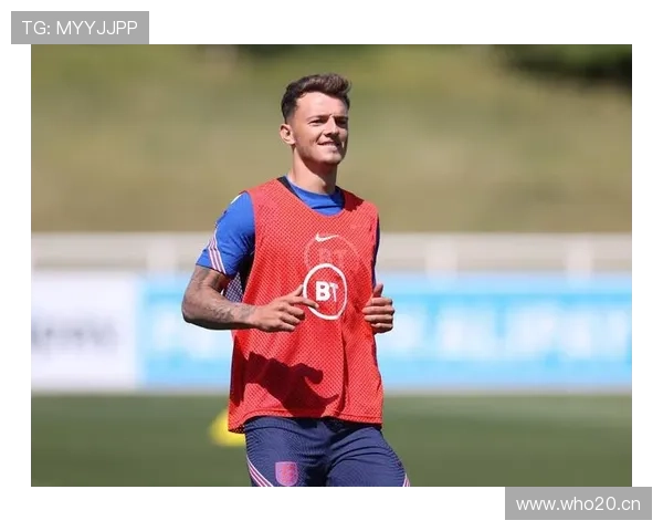 拉莫斯：边后卫到中卫核心的战术角色演变分析