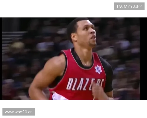 布兰登·罗伊无球跑位创造机会提升季后赛关键得分效率