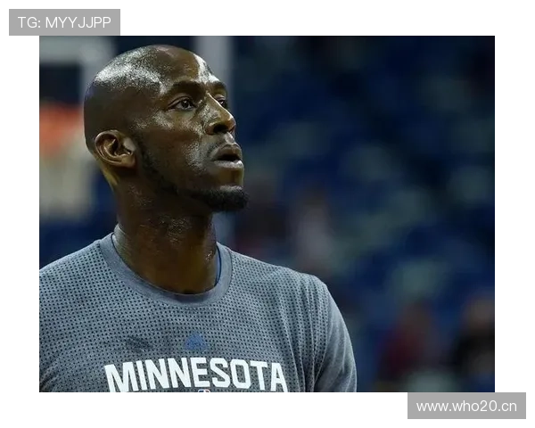 邓肯低位背打压制加内特 提升内线效率